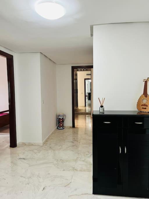 Appartement In The Heart Of Tanger Boulevard Buitenkant foto
